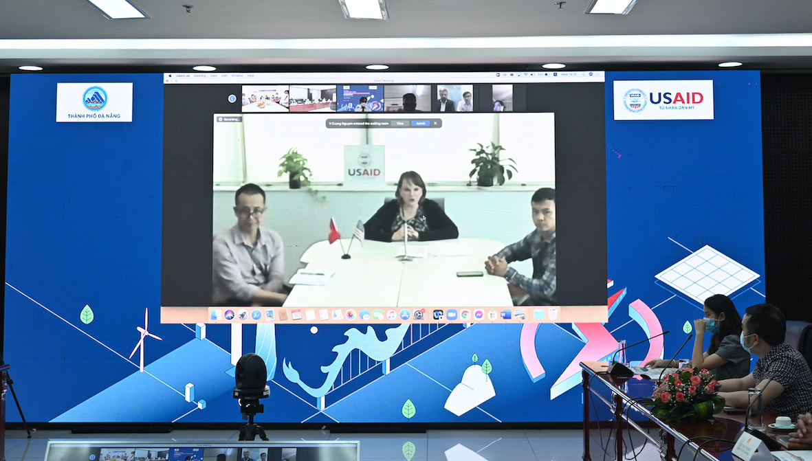 USAID[-]hợp[-]tác[-]với[-]chính[-]quyền[-]thành[-]phố[-]Đà[-]Nẵng[-]thúc[-]đẩy[-]phát[-]triển[-]năng[-]lượng[-]tái[-]tạo[-]và[-]các[-]giải[-]pháp[-]sử[-]dụng[-]năng[-]lượng[-]hiệu[-]quả